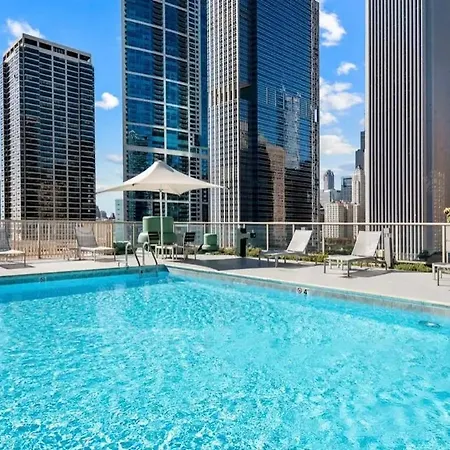 Cozy 2 Bedroom Condo By Lakeshore